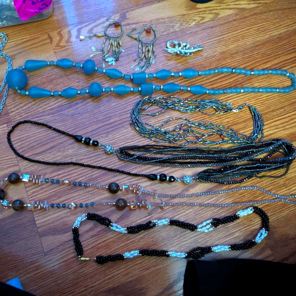 Assortment of jewelry